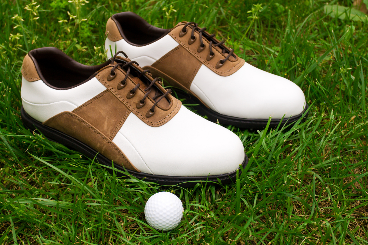 Idealne buty do gry w golfa – jak je wybrać?